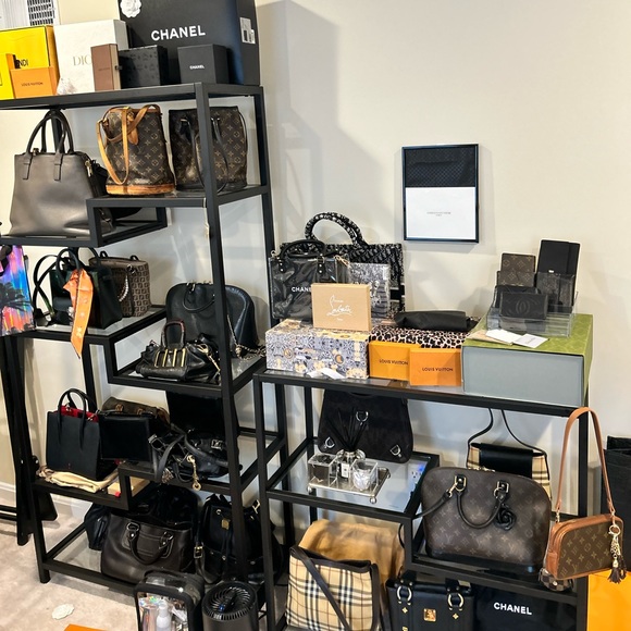 LIKE TO BE NOTIFIED! LUXURY SHOW - Picture 2 of 3